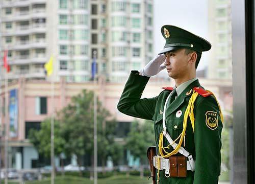 敬礼表情包武警敬礼表情包图小