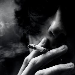 男生孤独抽烟头像