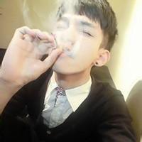 qq个性头像男生抽烟